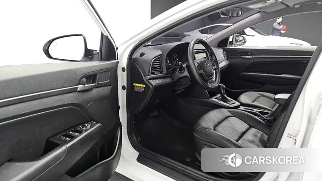 Hyundai Avante AD 2018 Белый из Кореи, фото 2