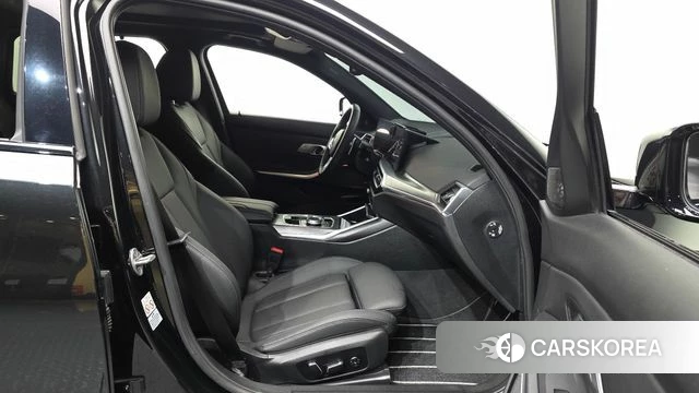 BMW 3 Series (G20) 2024 Черный из Кореи, фото 2