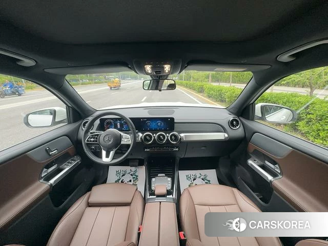Mercedes-Benz GLB 2023 Белый из Китая, фото 2