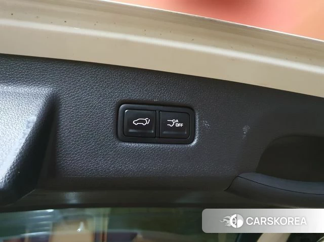 Kia Carnival 4th generation 2023 Белый из Кореи, фото 2