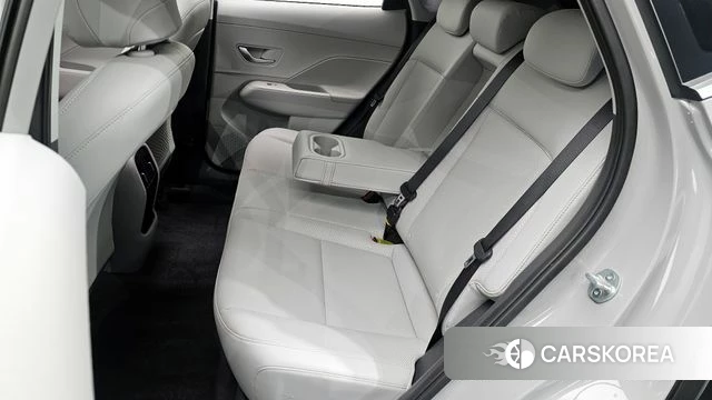 Hyundai Kona (SX2) 2023 Белый двухцветный из Кореи, фото 2
