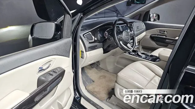 Kia The New Carnival 2019 Черный из Кореи, фото 2