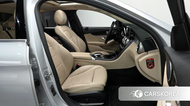 Mercedes-Benz C-Class W205 2019 Серебряный из Кореи, фото 2