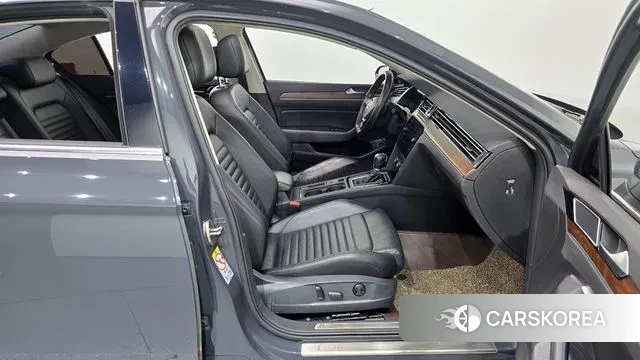 Volkswagen Passat GT (B8) 2018 Серый из Кореи, фото 2