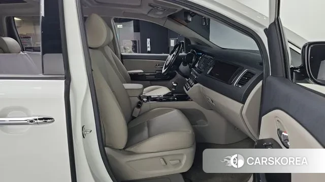Kia The New Carnival 2019 Белый из Кореи, фото 2