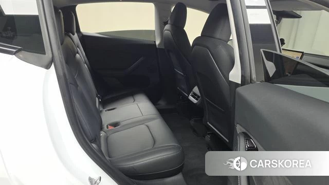 Tesla Model Y 2024 Белый из Кореи, фото 2