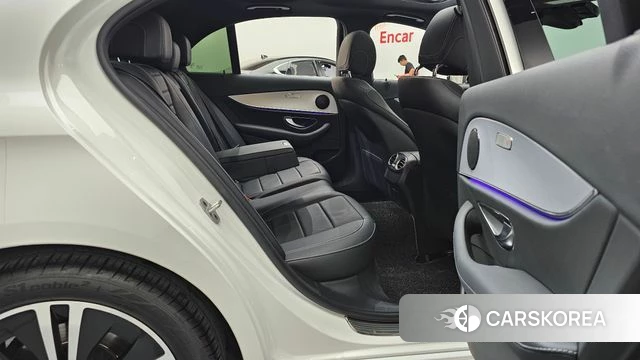Mercedes-Benz E-Class W213 2021 Белый из Кореи, фото 2