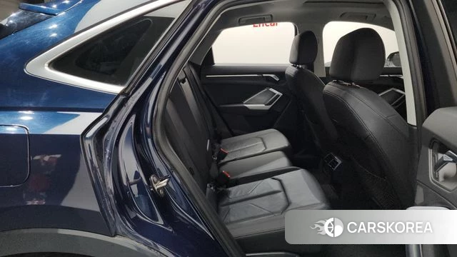 Audi Q3 (F3) 2020 Синий из Кореи, фото 2