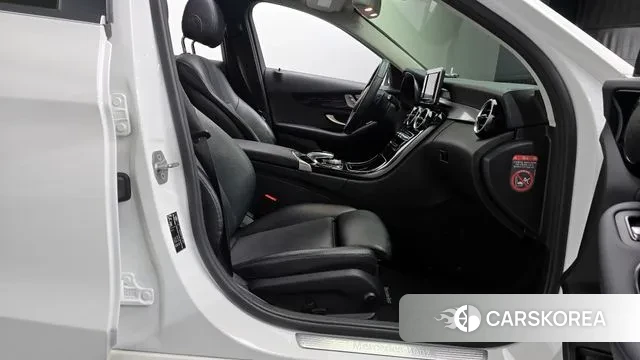 Mercedes-Benz C-Class W205 2018 Белый из Кореи, фото 2