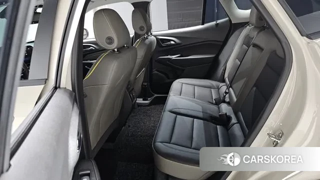 Chevrolet (GM Daewoo) Trax Crossover 2025 Жемчужный цвет из Кореи, фото 2