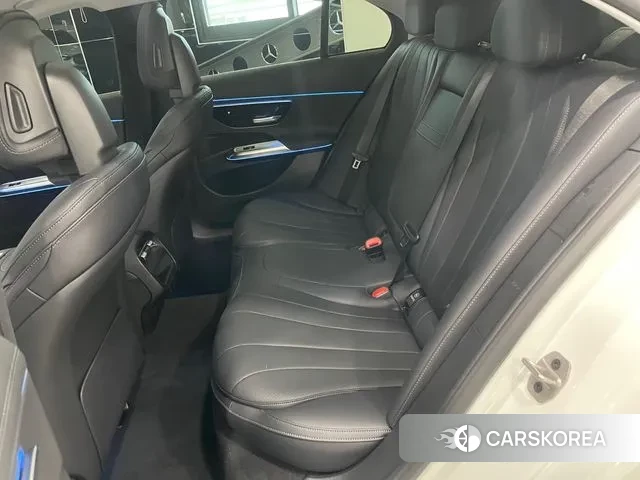 Mercedes-Benz E-Class W214 2024 Белый из Кореи, фото 2