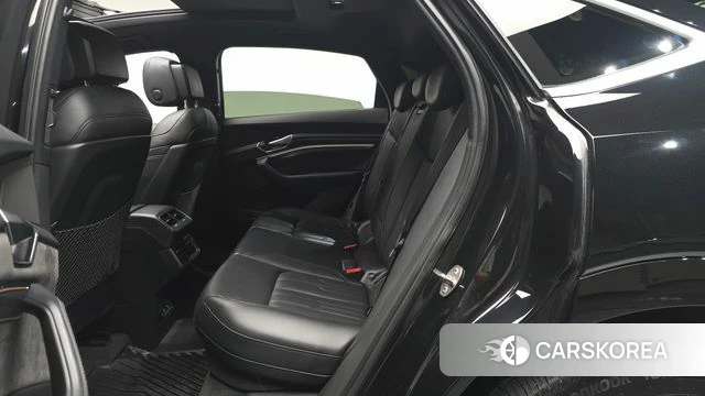Audi e-Tron 2021 Черный из Кореи, фото 2