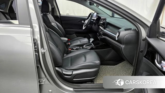 Kia The New K3 2nd generation 2024 Серебристо-серый из Кореи, фото 2