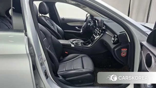 Mercedes-Benz C-Class W205 2018 Серебряный из Кореи, фото 2