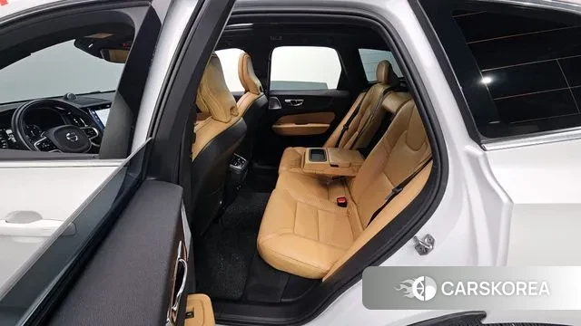 Volvo XC60 second Generation 2019 Белый из Кореи, фото 2