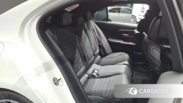Mercedes-Benz C-Class W206 2022 Белый из Кореи, фото 2