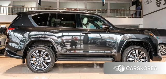 Lexus LX 2025 Черный из Китая, фото 2