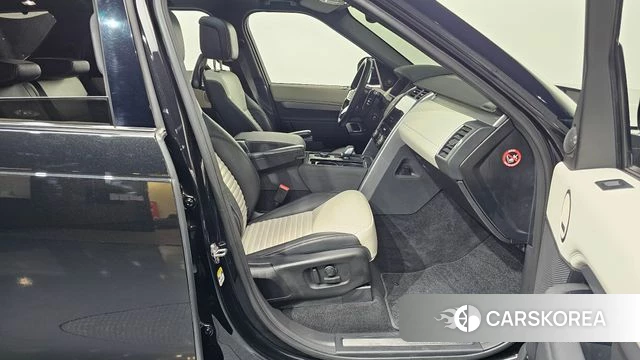 Land Rover Discovery 5 2022 Черный из Кореи, фото 2