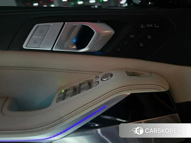 BMW X7 (G07) 2021 Небесно-голубой из Кореи, фото 2