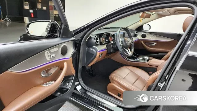 Mercedes-Benz E-Class W213 2018 Черный из Кореи, фото 2