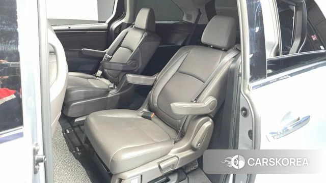 Honda Odyssey 2018 Серебристо-серый из Кореи, фото 2