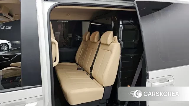 Hyundai Staria 2025 Белый из Кореи, фото 2