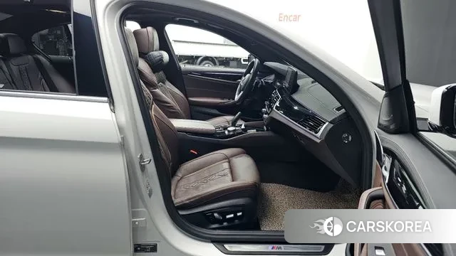 BMW 5 Series (G30) 2022 Белый из Кореи, фото 2