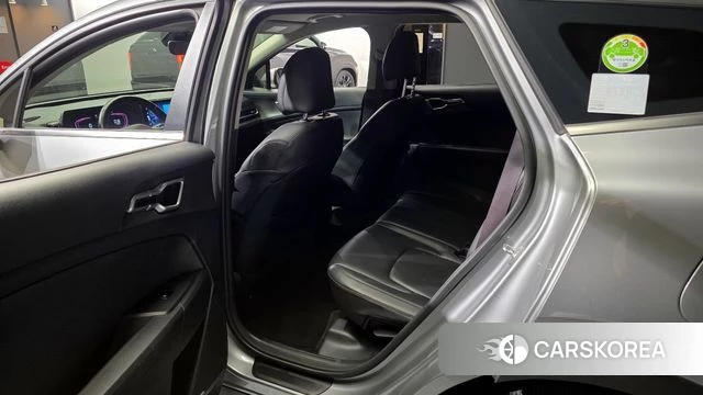 Kia Sportage 5th Generation 2021 Серебристо-серый из Кореи, фото 2