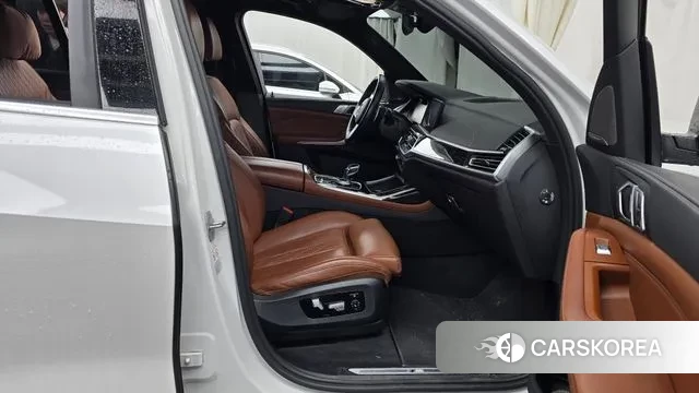 BMW X7 (G07) 2022 Белый из Кореи, фото 2