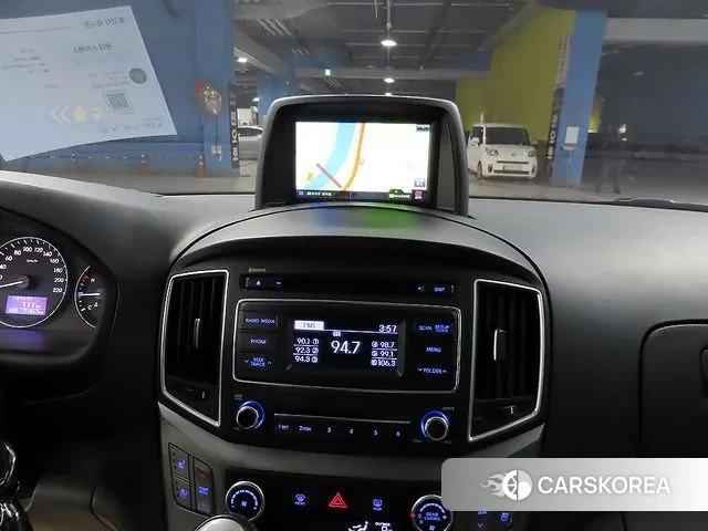 Hyundai The New Grand Starex 2018 Коричневый двухцветный из Кореи, фото 2