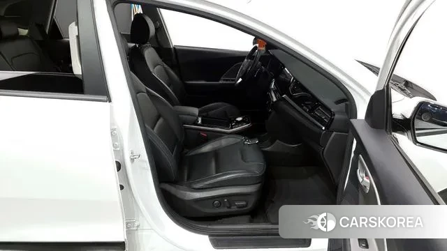 Kia Niro Plus 2022 Белый из Кореи, фото 2