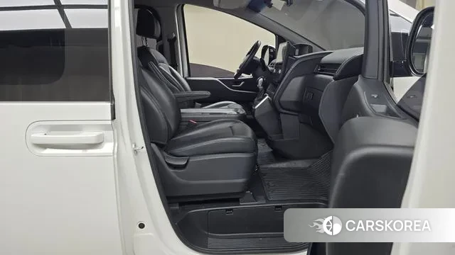 Hyundai Staria 2022 Белый из Кореи, фото 2