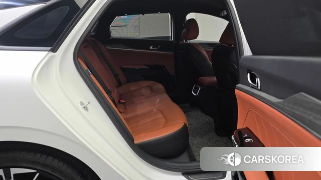 Kia The New K5 3rd generation 2024 Белый из Кореи, фото 2