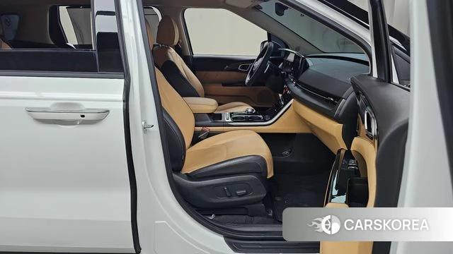 Kia Carnival 4th generation 2023 Белый из Кореи, фото 2