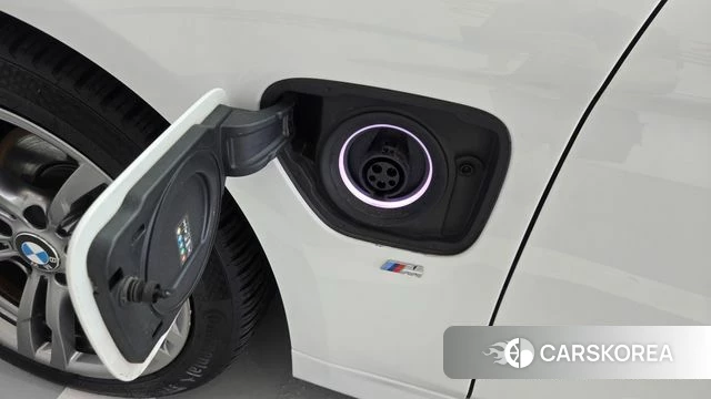 BMW 3 Series (F30) 2018 Белый из Кореи, фото 2