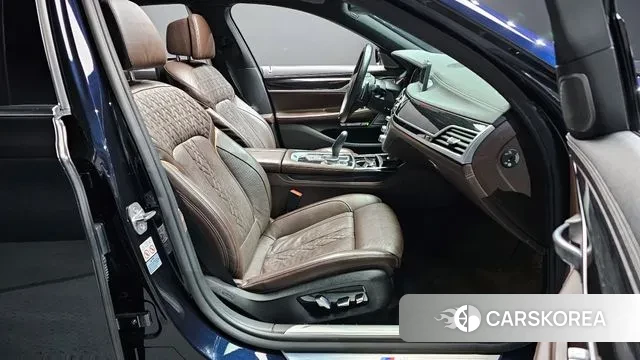 BMW 7 Series (G11) 2018 Черный из Кореи, фото 2