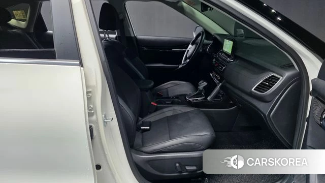 Kia Seltos 2022 Белый из Кореи, фото 2