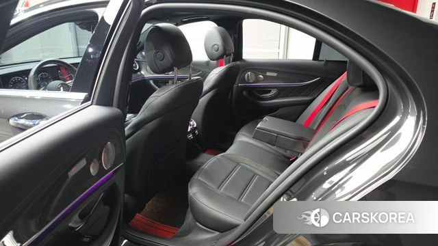 Mercedes-Benz E-Class W213 2021 Серый из Кореи, фото 2