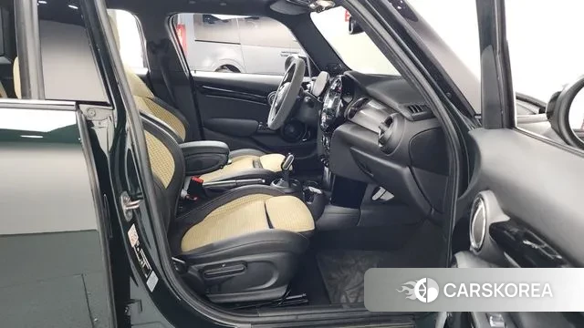 Mini Cooper S 2022 Зеленый из Кореи, фото 2