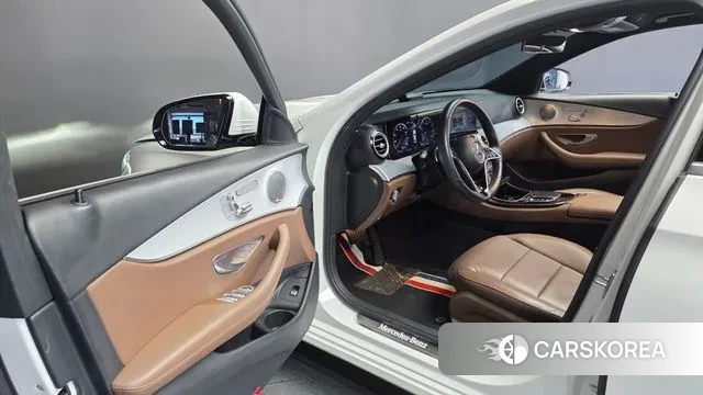 Mercedes-Benz E-Class W213 2020 Белый из Кореи, фото 2