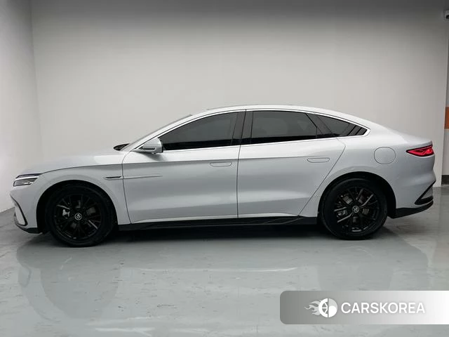 BYD Han DM 2024 Белый из Китая, фото 2
