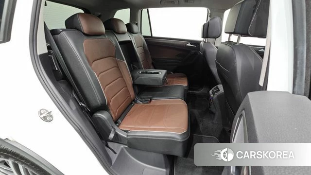 Volkswagen Tiguan Allspace 2022 Белый из Кореи, фото 2