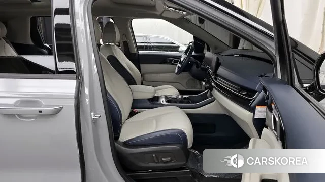 Kia The New Carnival 4th Generation 2025 Серебристо-серый из Кореи, фото 2