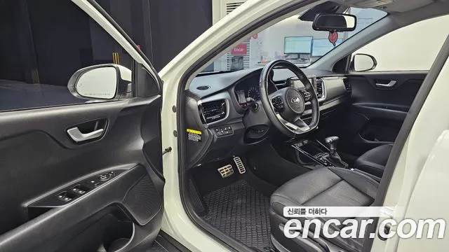 Kia Stonic 2018 Белый из Кореи, фото 2