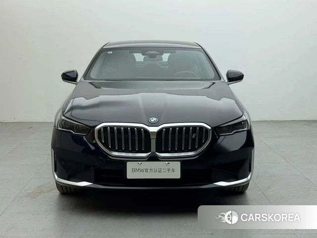 BMW i5 2024 Черный из Китая, фото 2