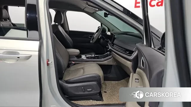 Kia The New Carnival 4th Generation 2024 Серебристо-серый из Кореи, фото 2