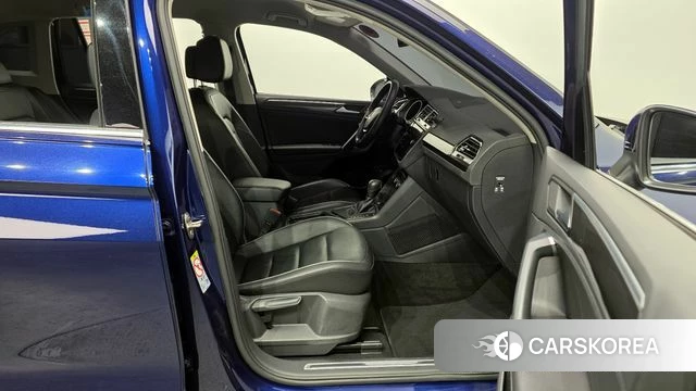 Volkswagen Tiguan second Generation 2020 Синий из Кореи, фото 2