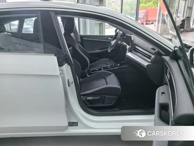 Volkswagen Lingdu 2024 Белый из Китая, фото 2