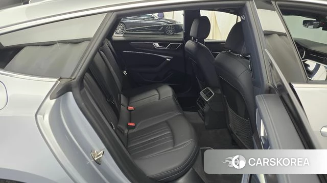 Audi A7 (4K) 2021 Серебряный из Кореи, фото 2