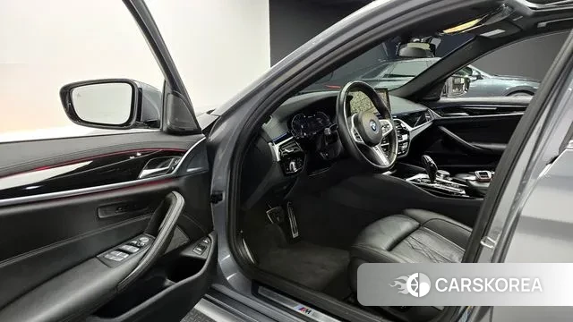 BMW 5 Series (G30) 2022 Серый из Кореи, фото 2